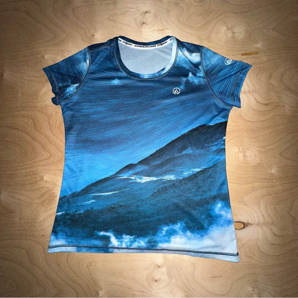 INKnBURN Women’s 2X XXL Ocean Wave Blue Mountain Peak Running Tech Top EUC